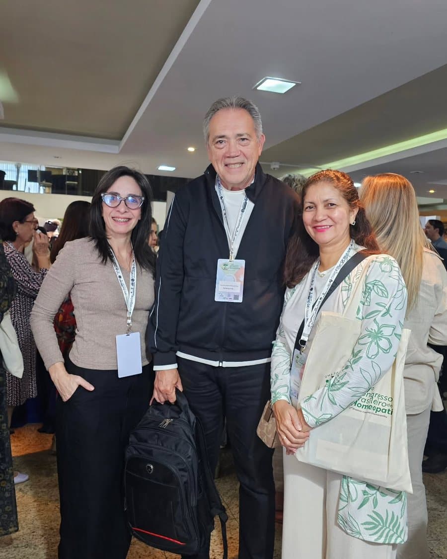 Diretores da AMPH no 37º Congresso Brasileiro de Homeopatia, abril de 2026